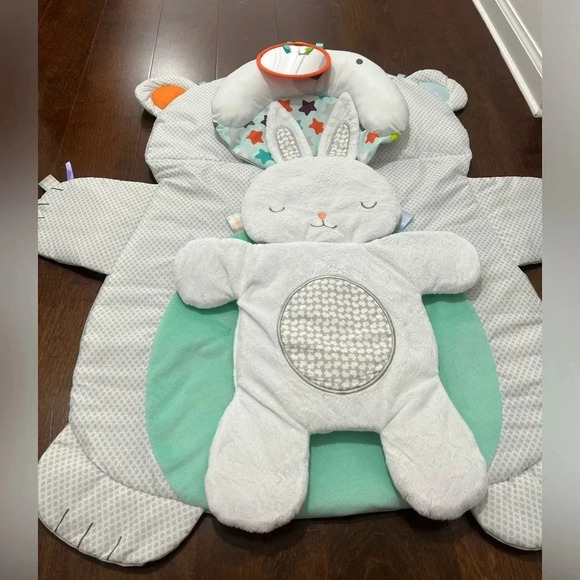 Newborn Playmat for Tummy time - Picture 2 of 4